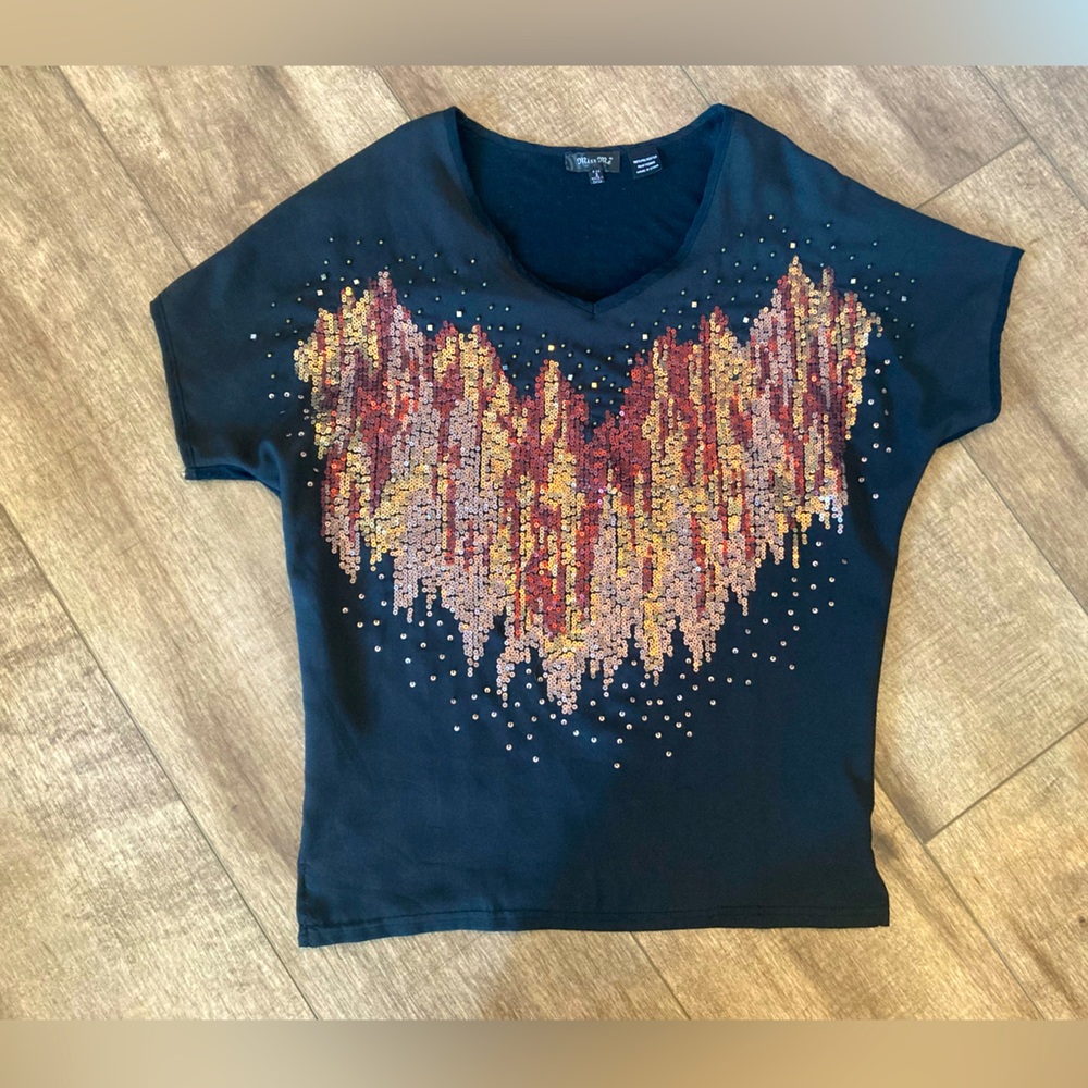 Miss Me women’s S sequined and embellished short sleeve blouse